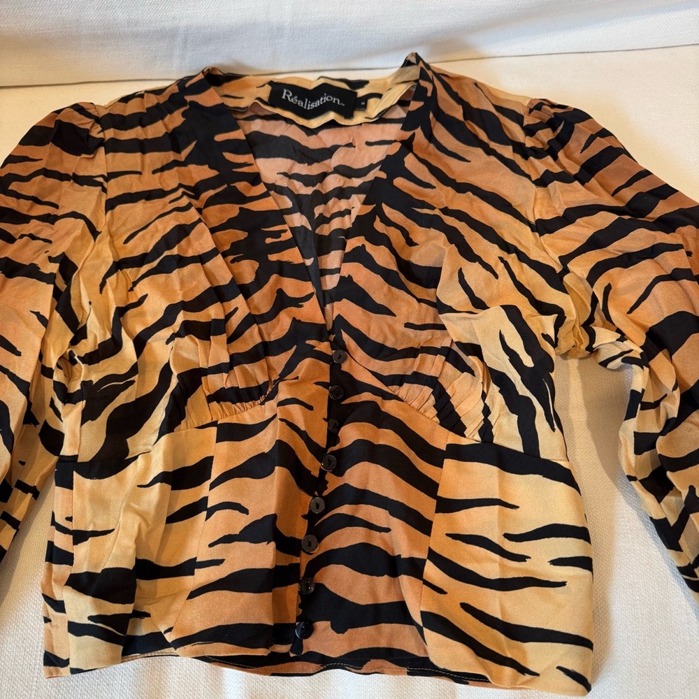 Realisation Par Kaia Silk Top in Tiger - Picture 3 of 10